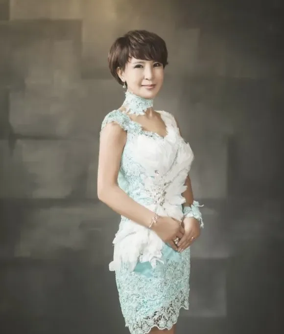 민지